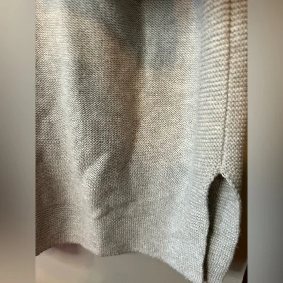 Minimal tunic length sweater - Picture 6 of 12